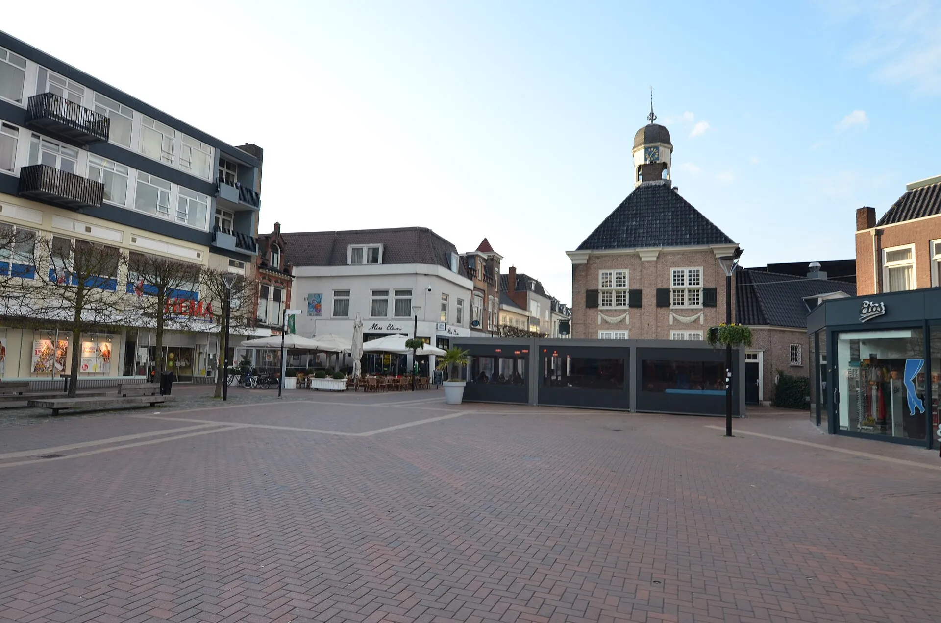 De Grotestraat in het centrum van Almelo