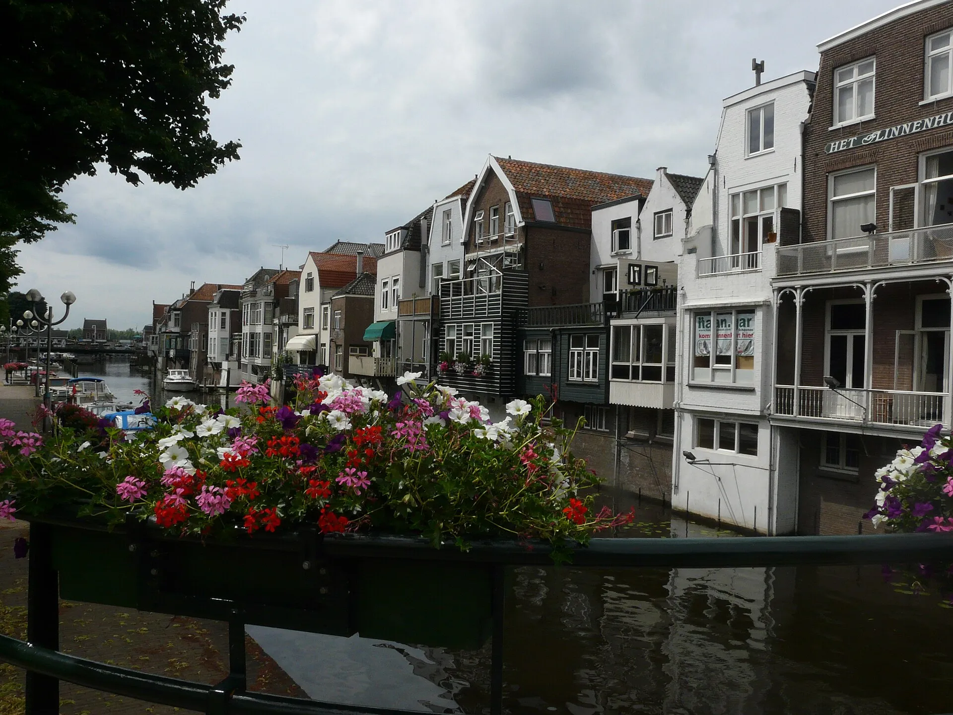 Huizen aan de haven van Gorinchem
