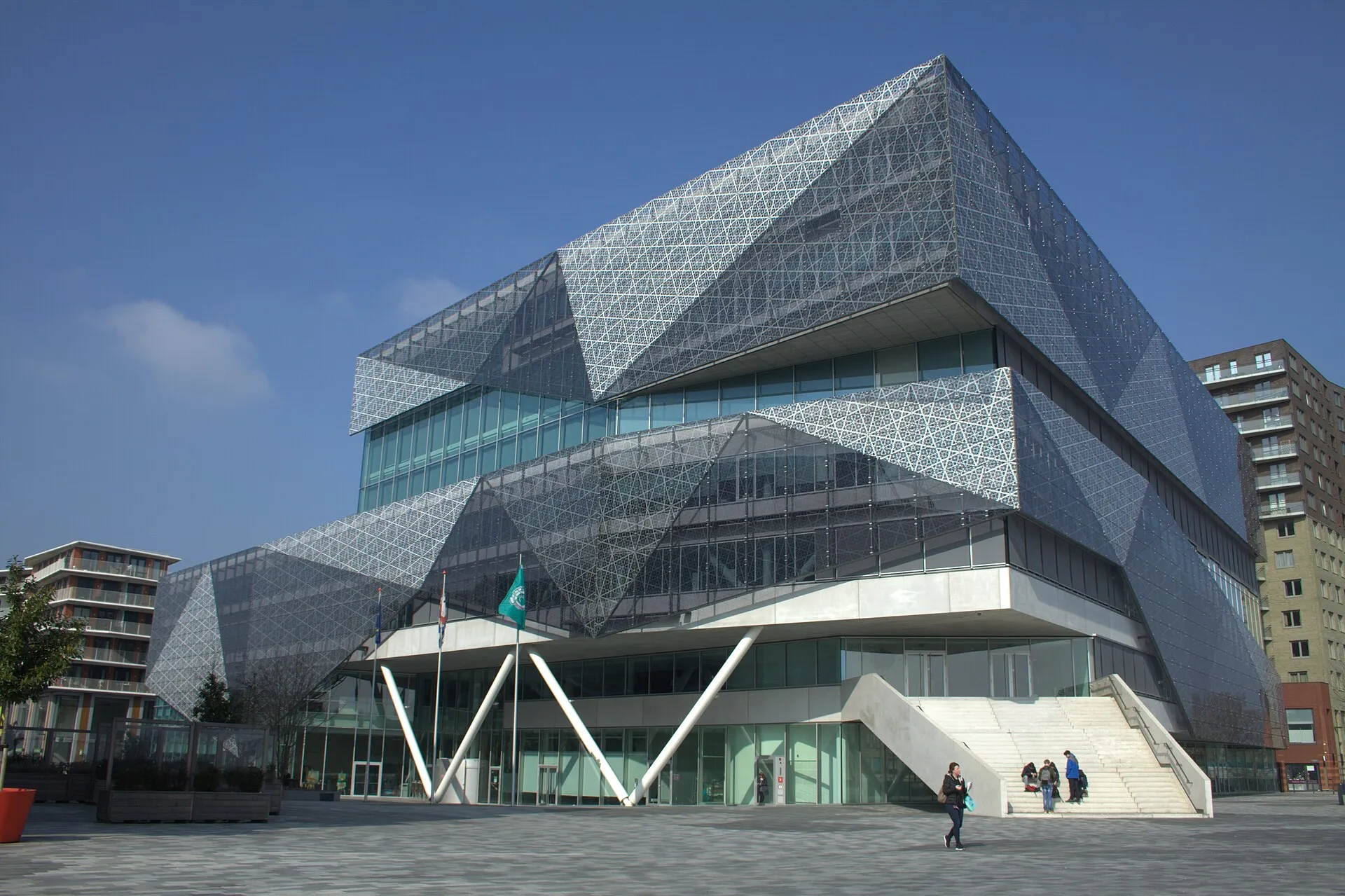 Het stadhuis aan het Cityplaza in Nieuwegein