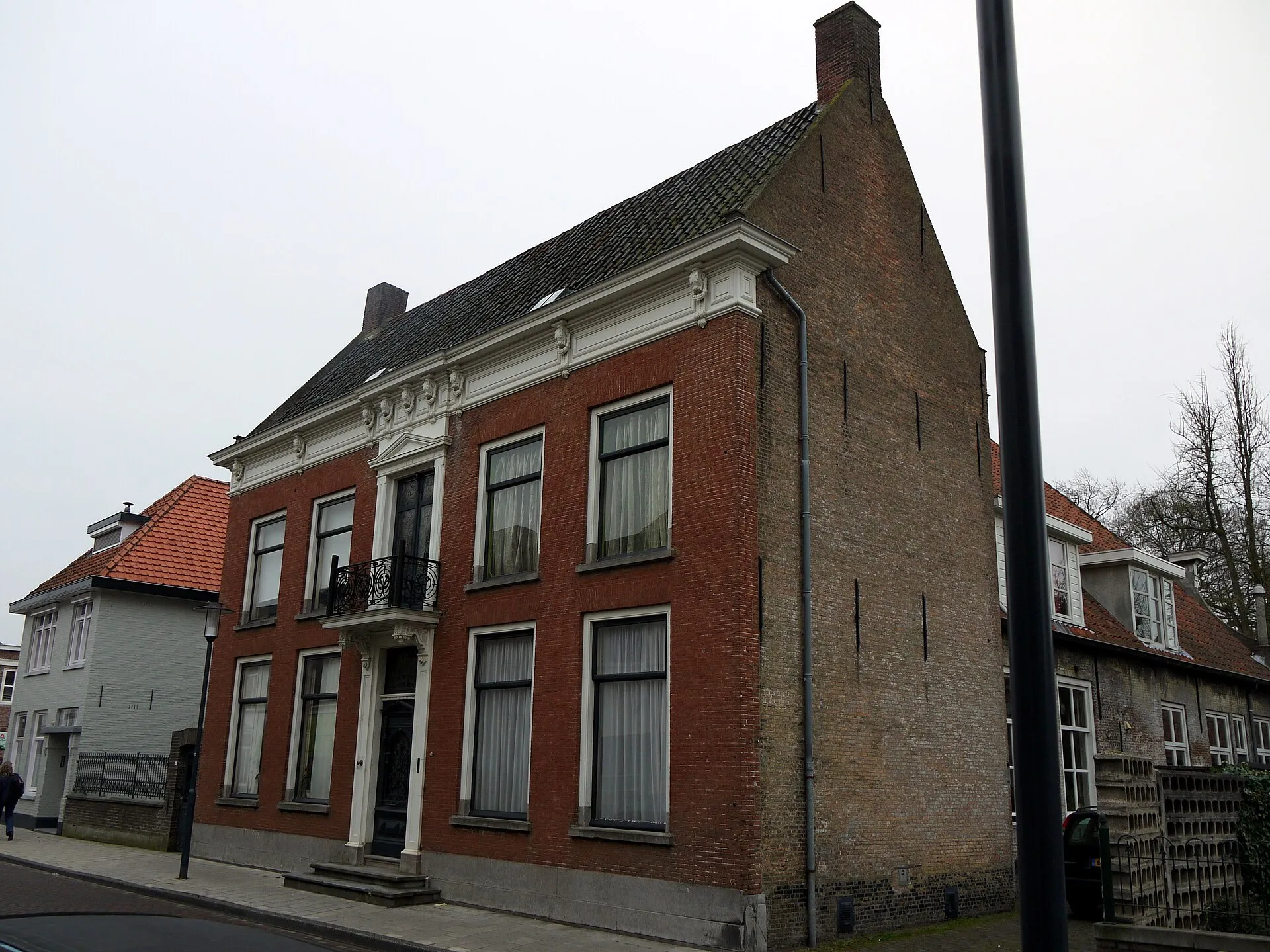 Een monumentaal pand aan de Grotestraat in Waalwijk