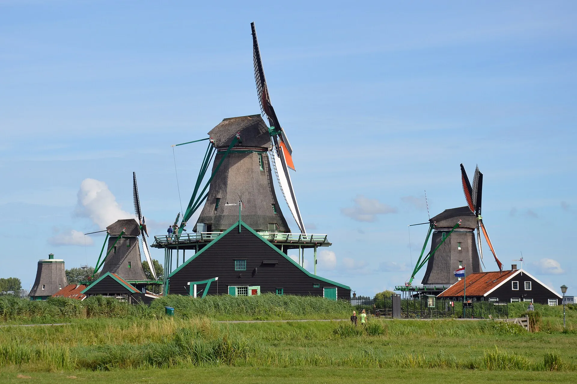 Molens aan de Zaan bij de Zaanse Schans in Zaanstad